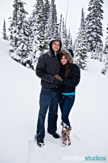 Valentin + Julia: A very snowy engagement! | Zinchuk Studios