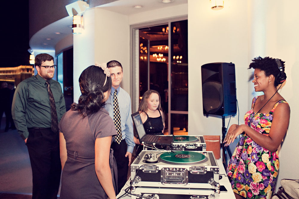 1960s-mad-men-theme-wedding