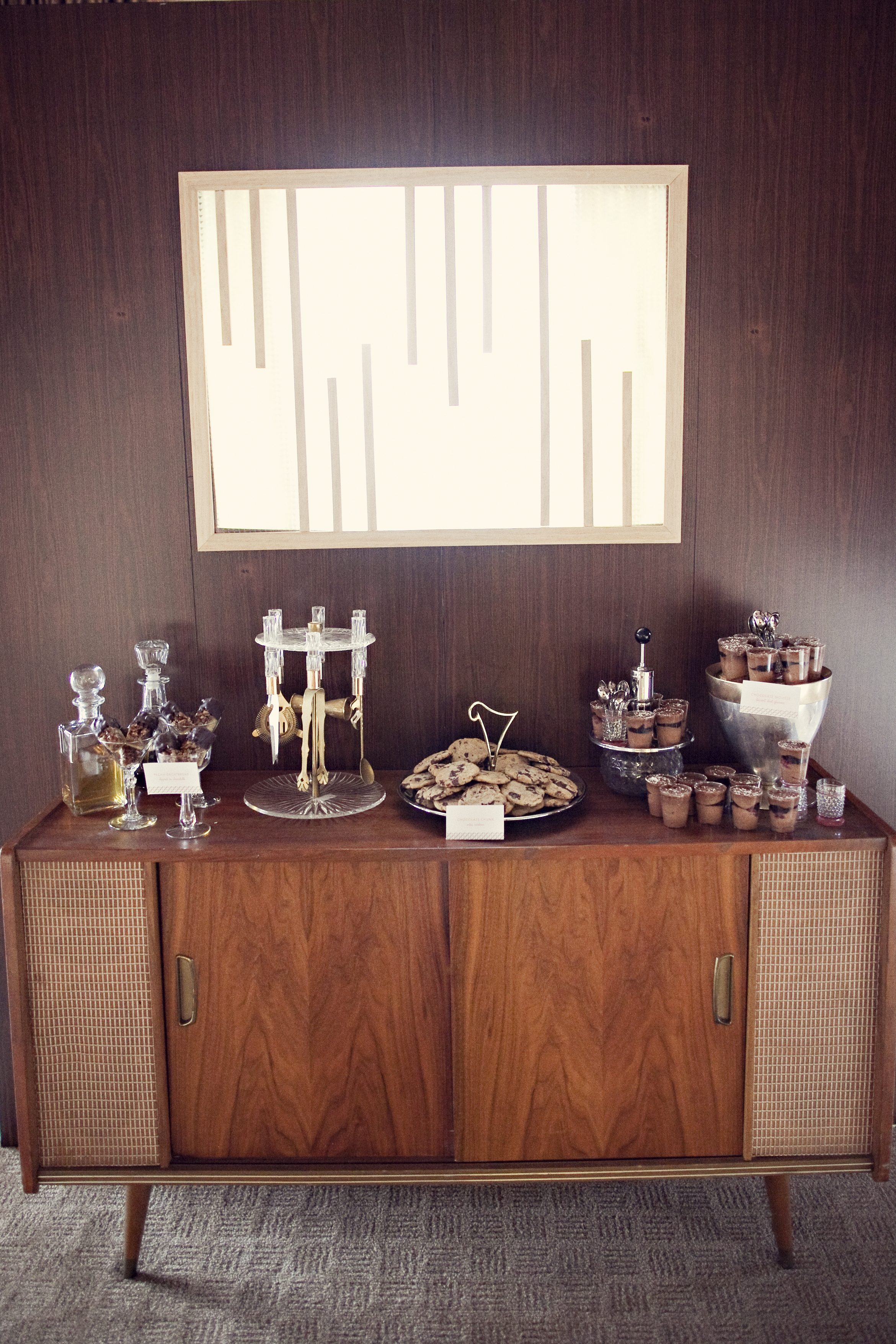 1960s-mad-men-theme-wedding
