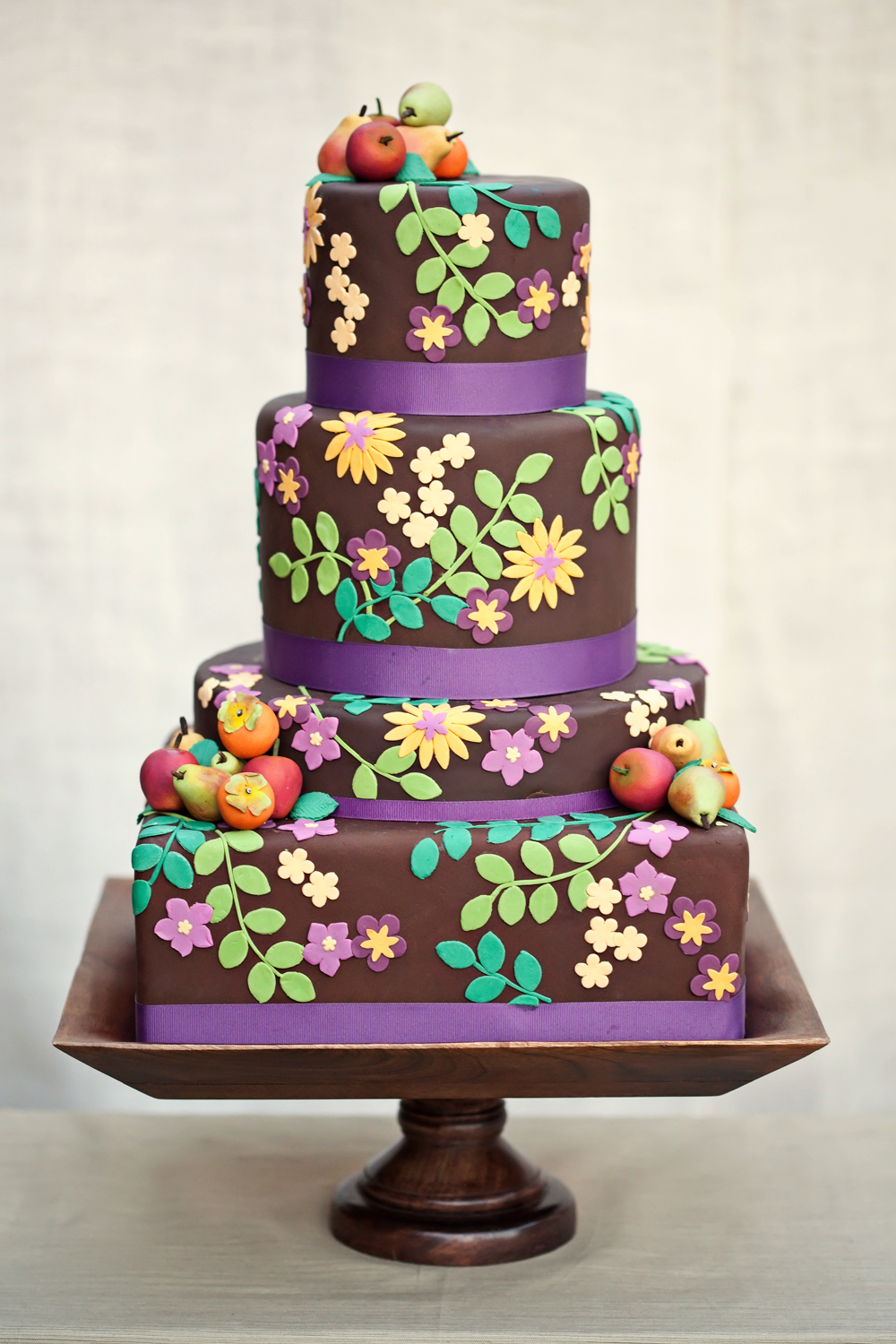 embellished-chocolate-fondant-wedding