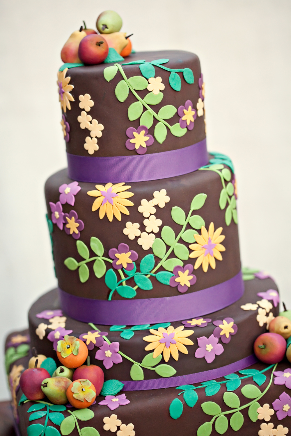 embellished-chocolate-fondant-wedding