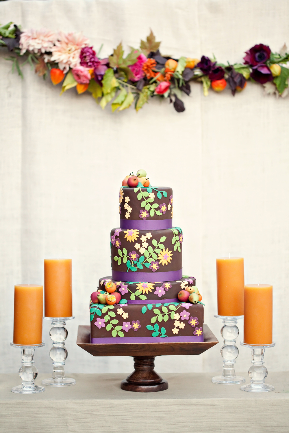 embellished-chocolate-fondant-wedding