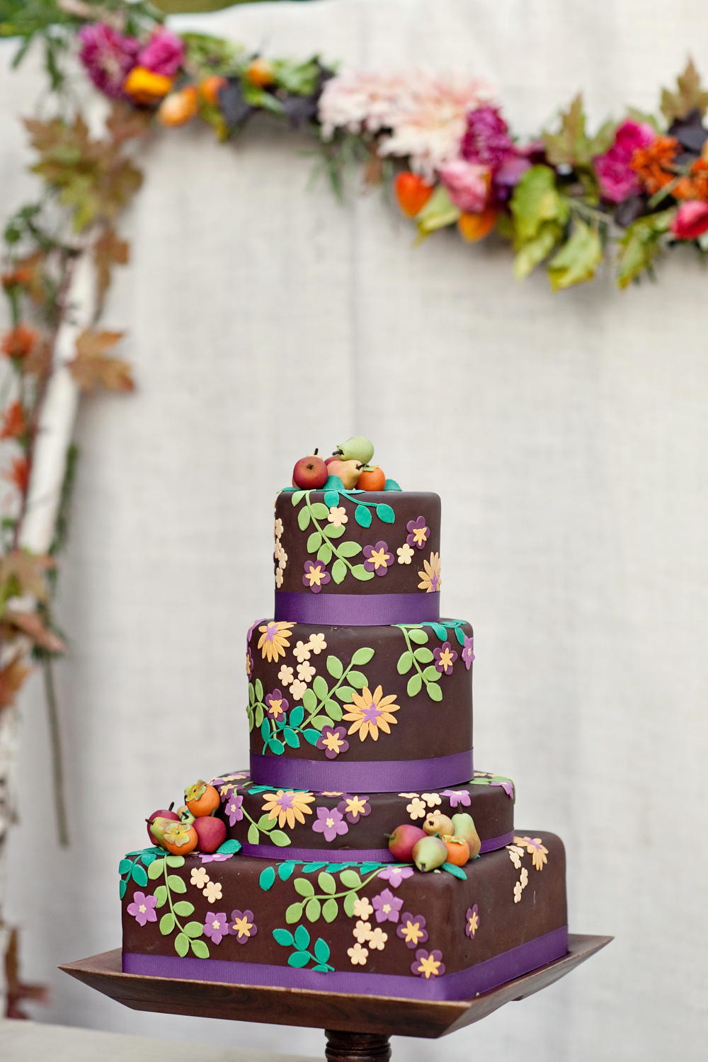 embellished-chocolate-fondant-wedding