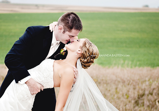 Iowa Wedding Photographer - Amanda Basteen | Rachel & Jay