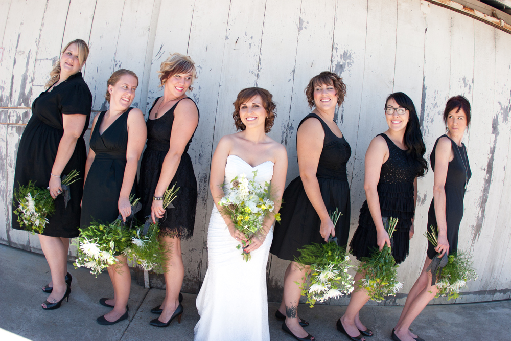 barn-yard-wedding-with-antique-touches