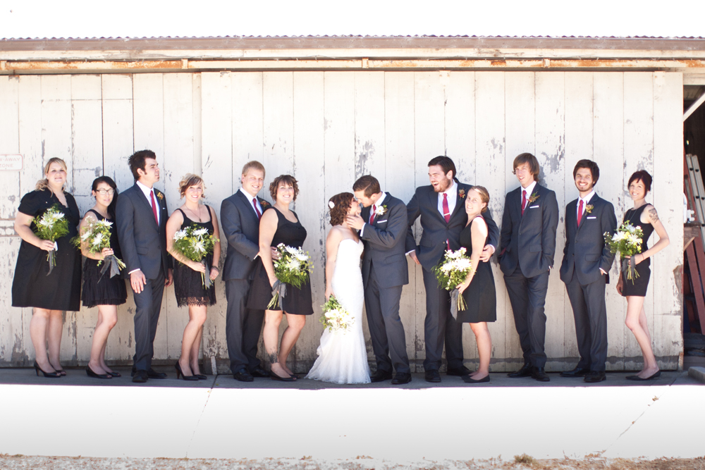 barn-yard-wedding-with-antique-touches