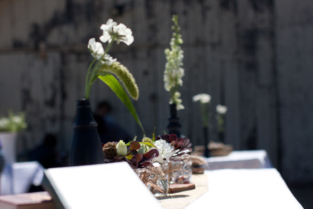 barn-yard-wedding-with-antique-touches