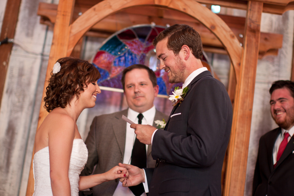 barn-yard-wedding-with-antique-touches