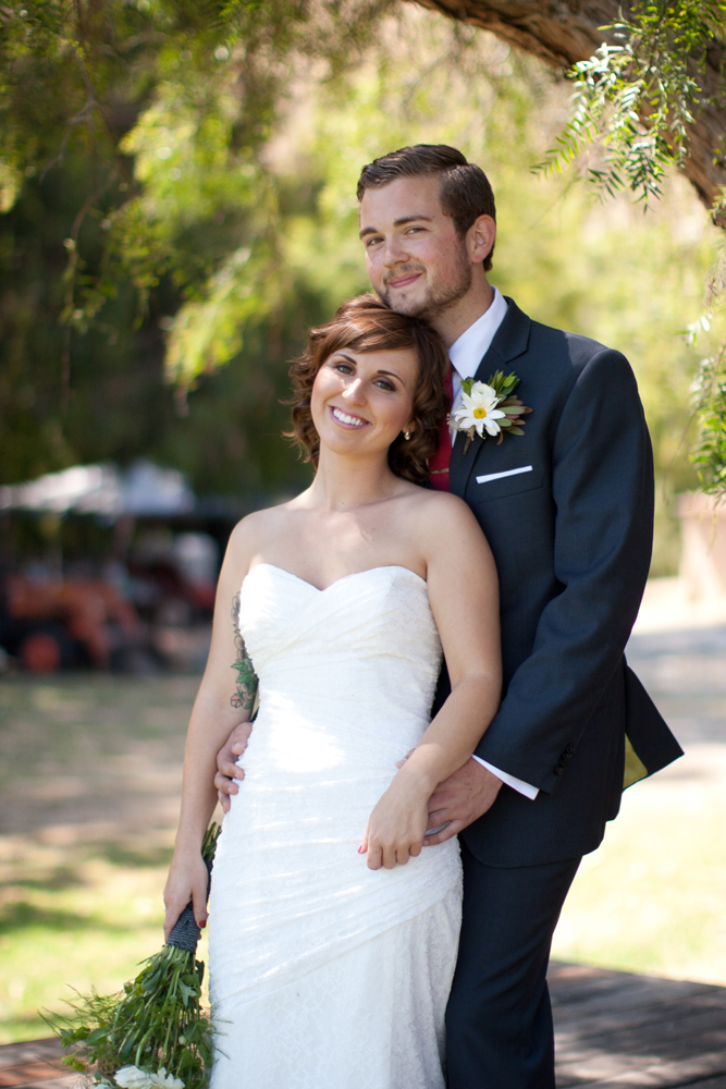 barn-yard-wedding-with-antique-touches