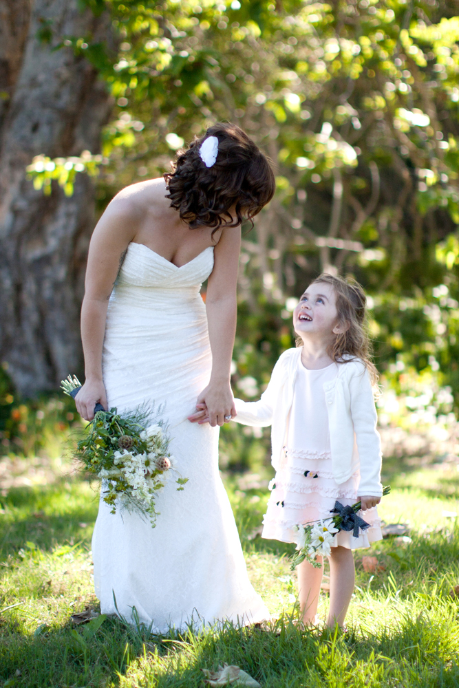 barn-yard-wedding-with-antique-touches