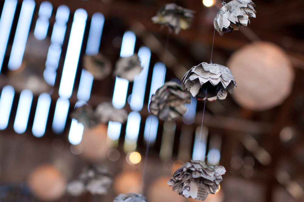 barn-yard-wedding-with-antique-touches