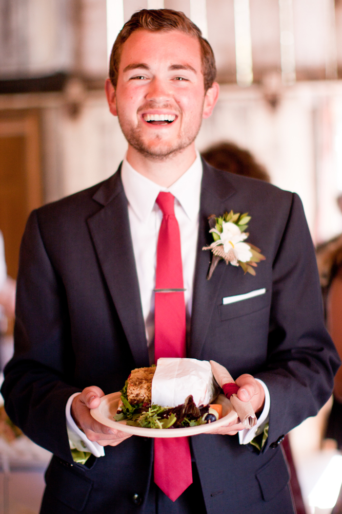 barn-yard-wedding-with-antique-touches