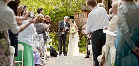 budget-friendly-canada-wedding