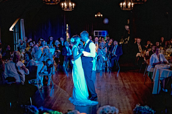 budget-friendly-canada-wedding