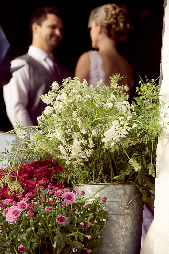 classic-maine-farmhouse-wedding-by