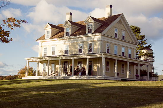 classic-maine-farmhouse-wedding-by