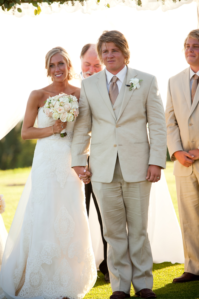 elegant-peach-wedding-ideas