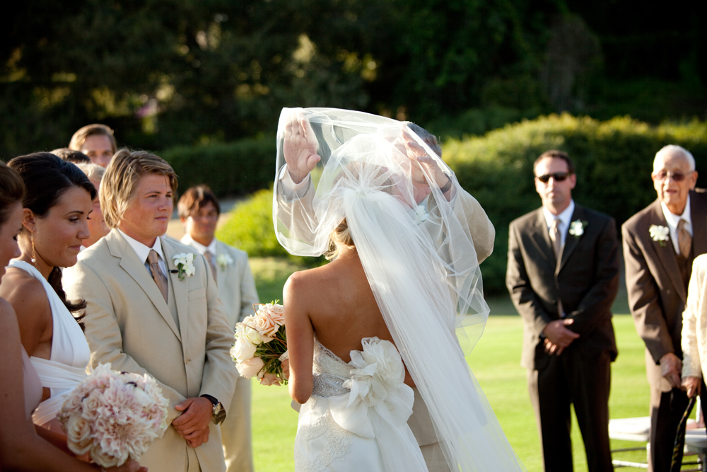 elegant-peach-wedding-ideas