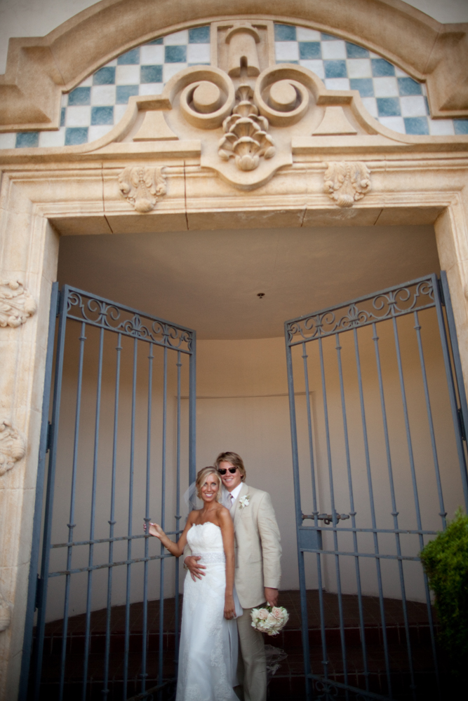 elegant-peach-wedding-ideas