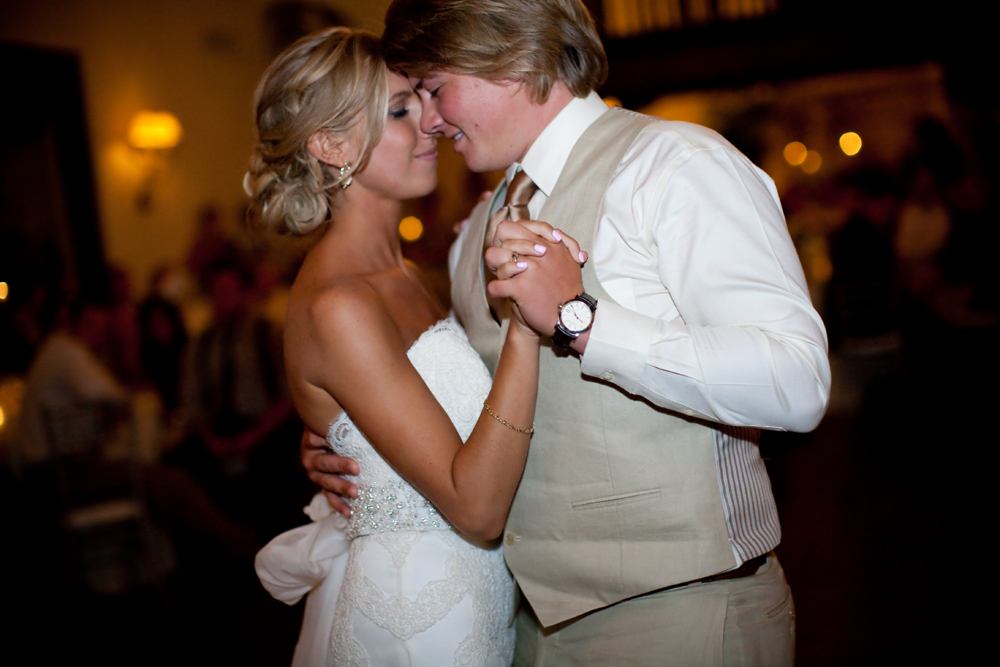 elegant-peach-wedding-ideas
