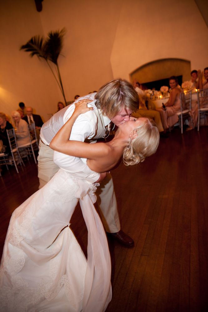 elegant-peach-wedding-ideas