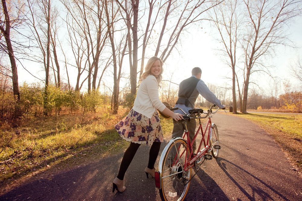 fall-tandem-bike-engagement-session