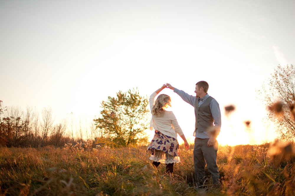 fall-tandem-bike-engagement-session