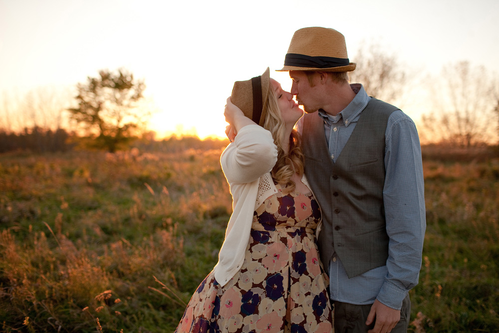 fall-tandem-bike-engagement-session
