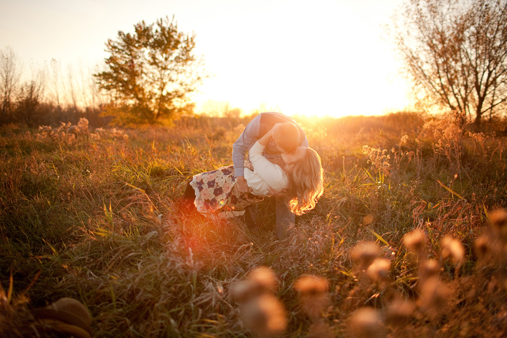 fall-tandem-bike-engagement-session