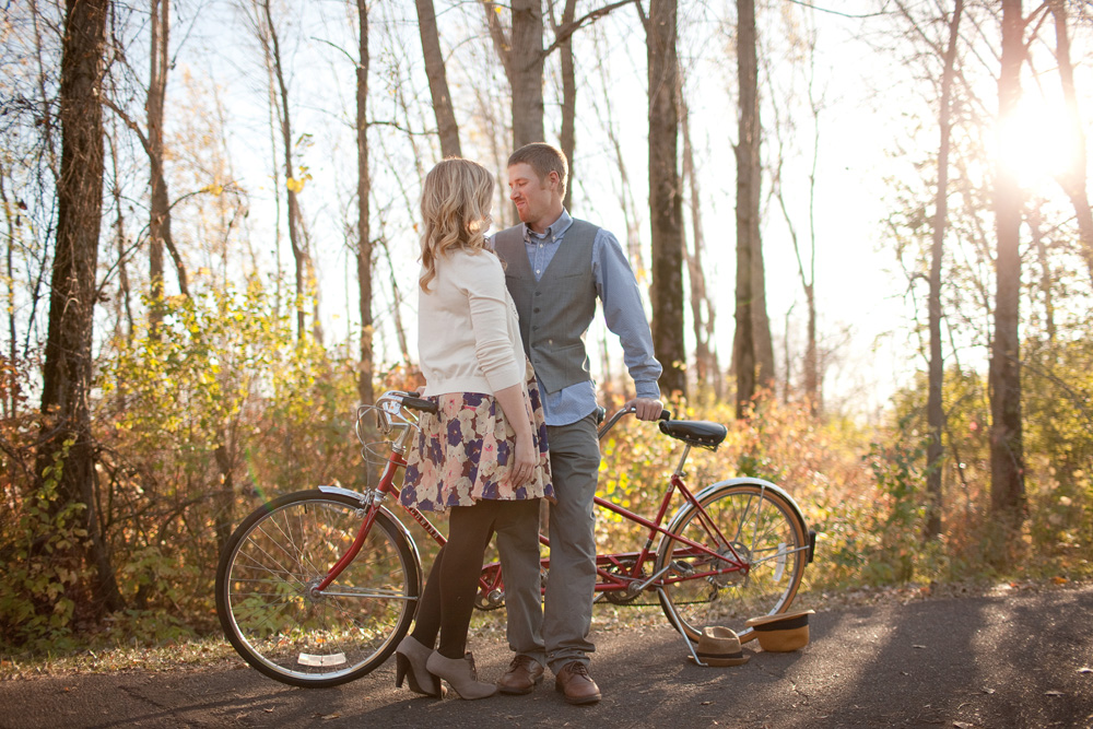 fall-tandem-bike-engagement-session
