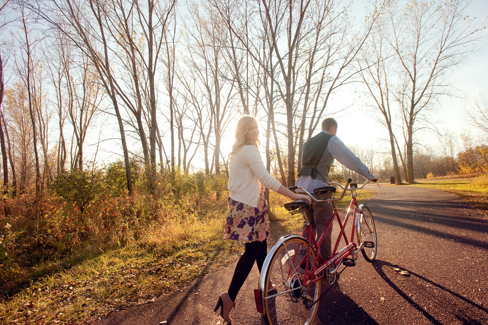 fall-tandem-bike-engagement-session