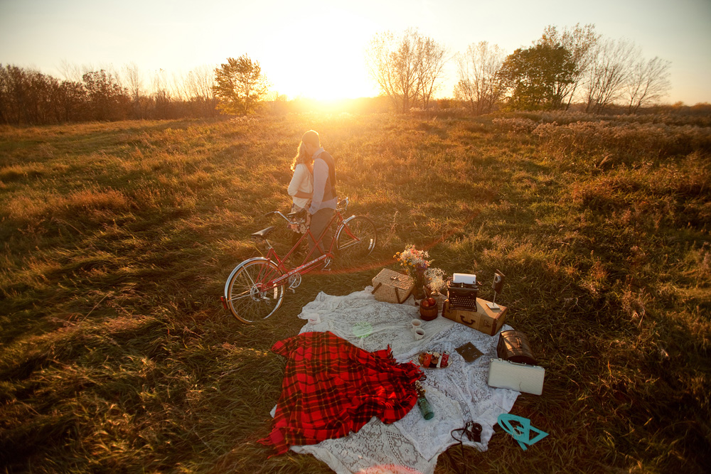 fall-tandem-bike-engagement-session