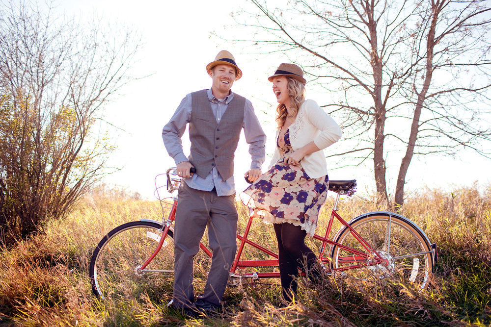 fall-tandem-bike-engagement-session