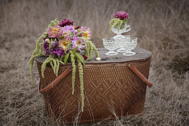 vintage-wedding-picnic
