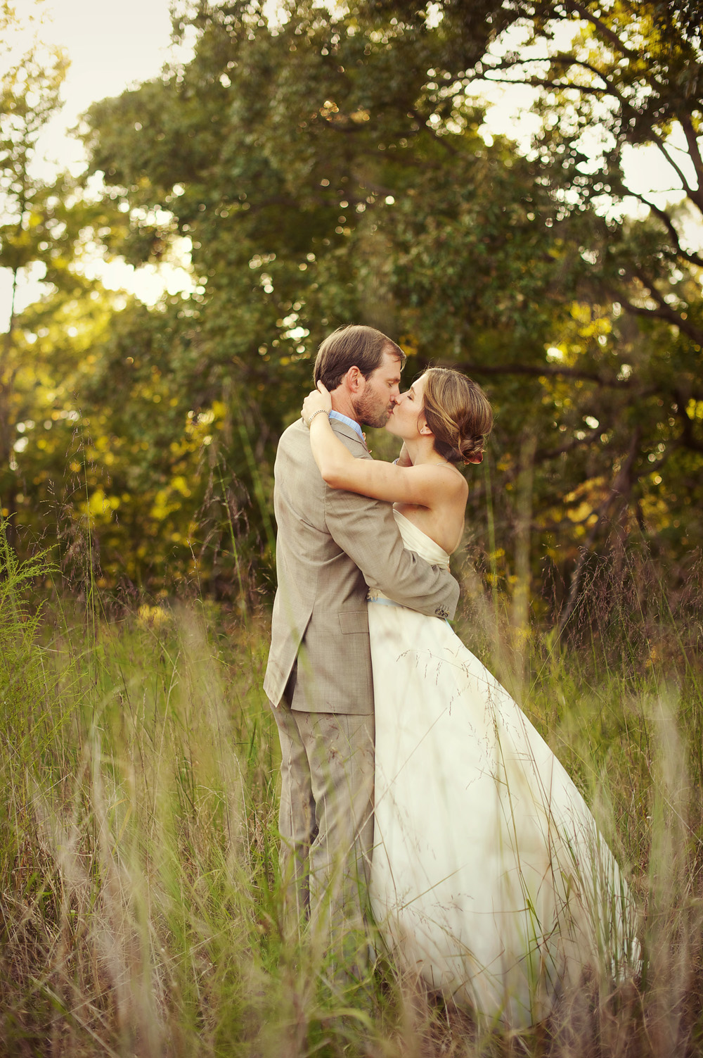 rustic-outdoor-wedding-from-the-reason