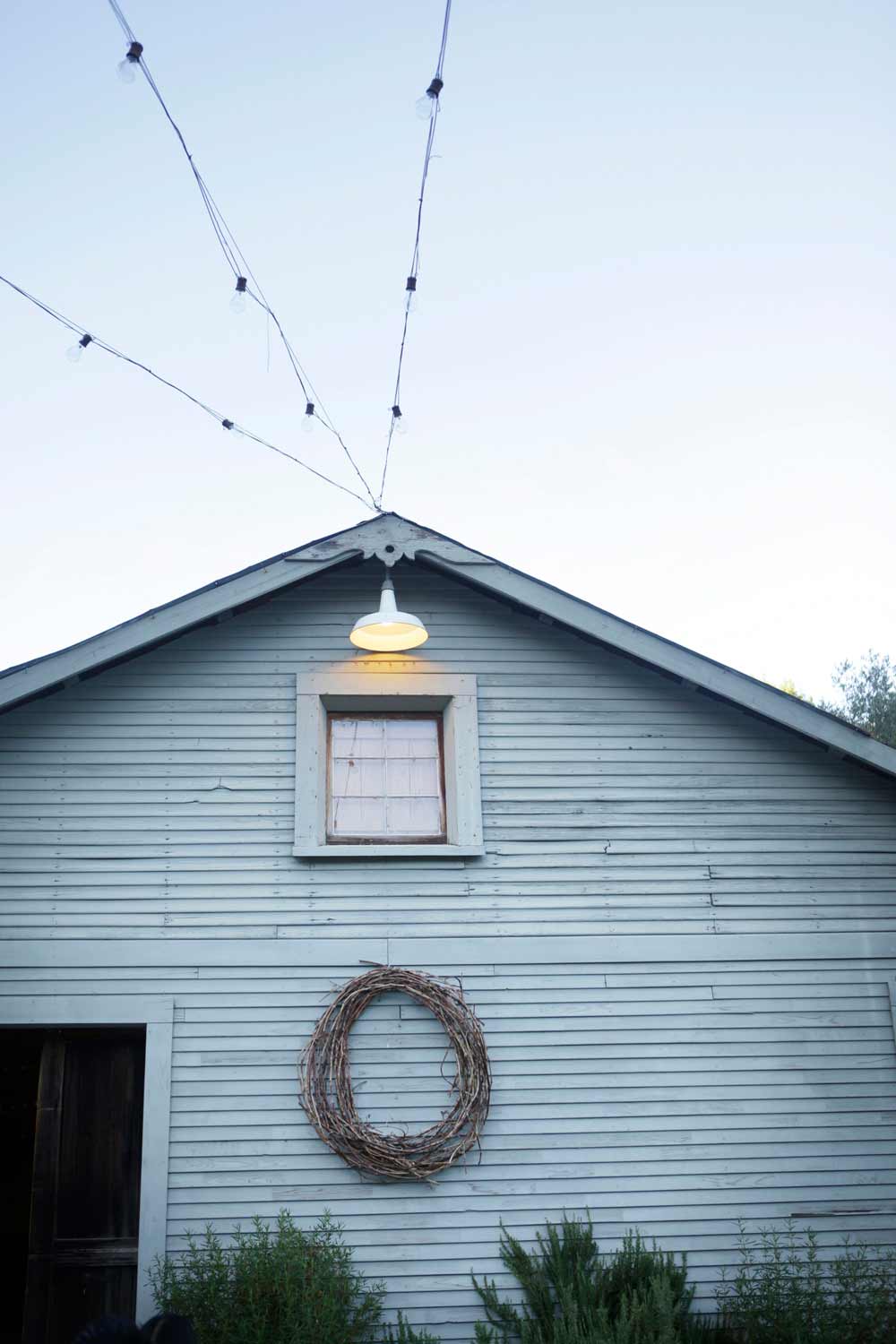 rustic-wedding-from-first-comes-love