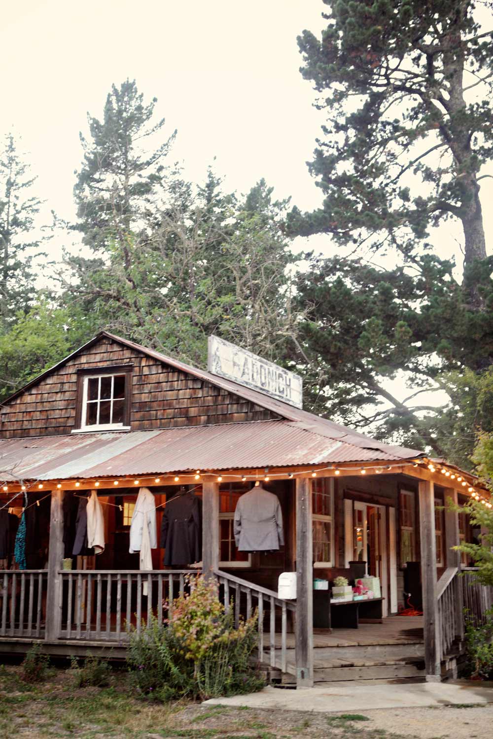 rustic-wedding-from-first-comes-love