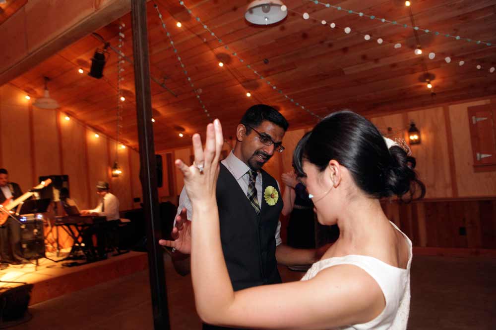 rustic-wedding-from-first-comes-love