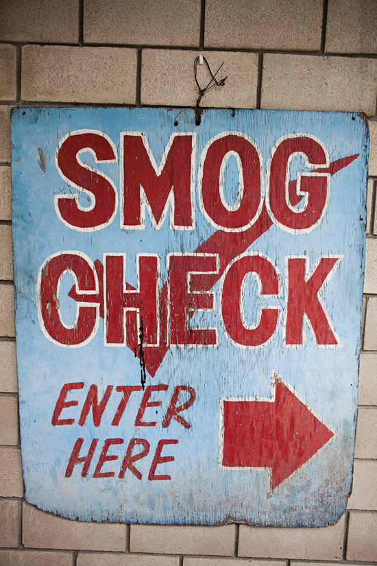 smog-shoppe-wedding-from-he-and-she