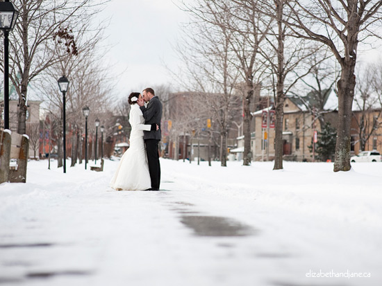 Wedding photo: bride and groom portraits in the snow