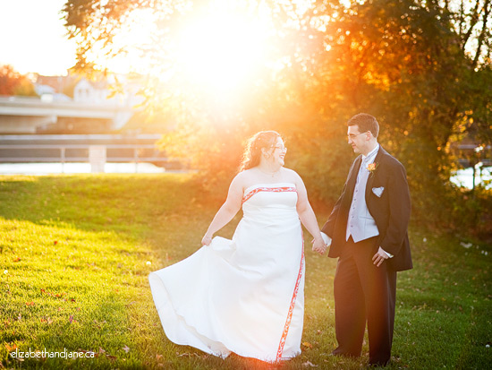 Wedding photo: couple married in the fall in Arnprior, Ottawa, Ontario, Canada