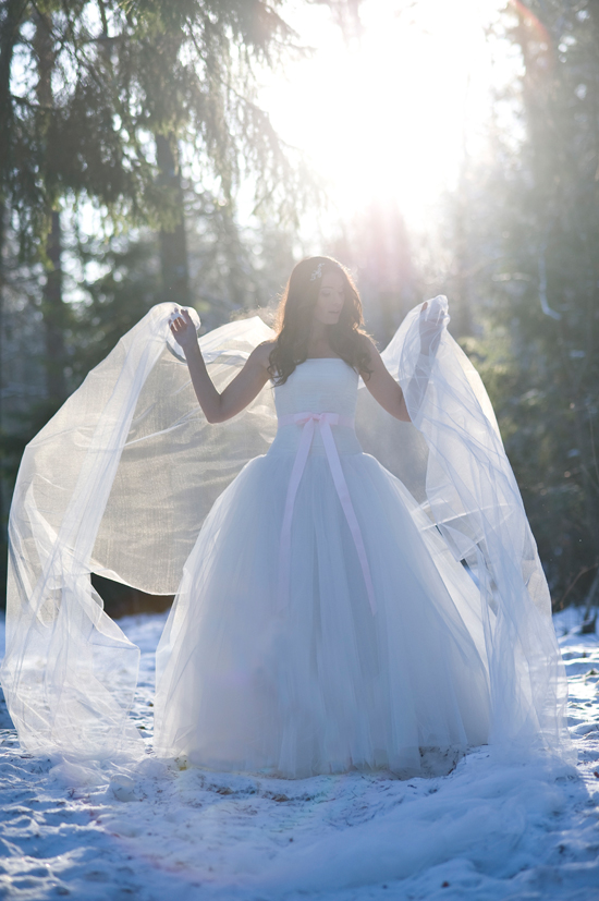 lova-wedding-dresses