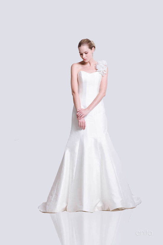 lova-wedding-dresses