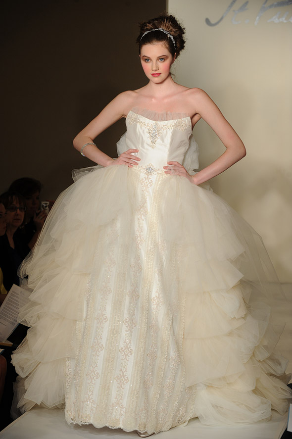 st-pucchi-spring-2011-bridal-couture