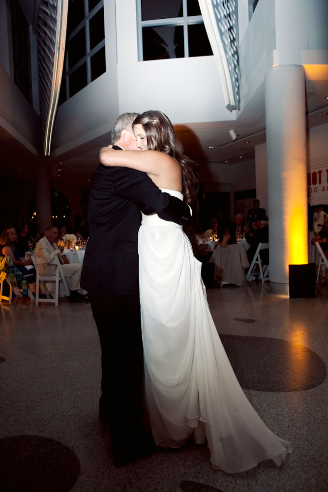 wedding-at-the-museum-of-contemporary