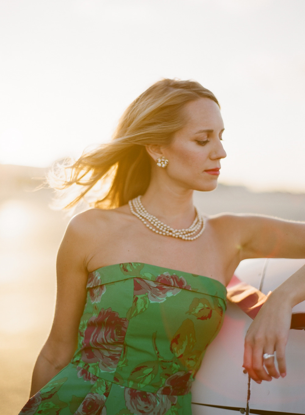 1950s-inspired-wedding-engagement