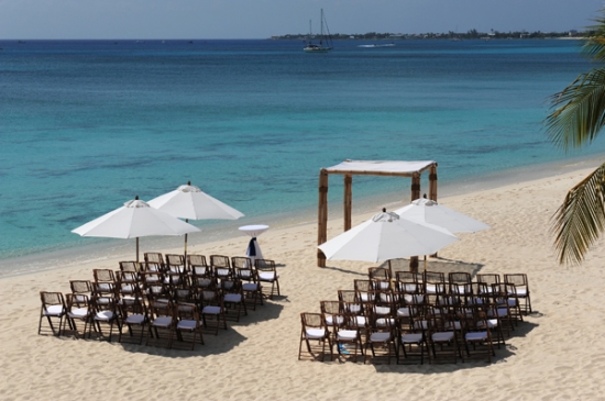 Cayman Islands Real Wedding ::  Lara and Mason