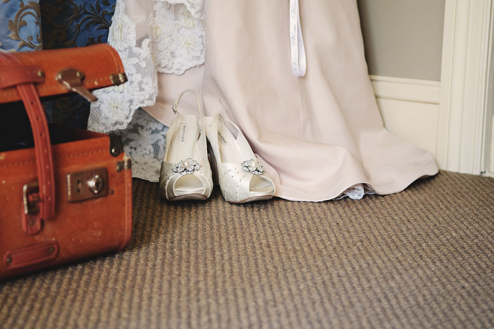 new-zealand-barn-yard-wedding