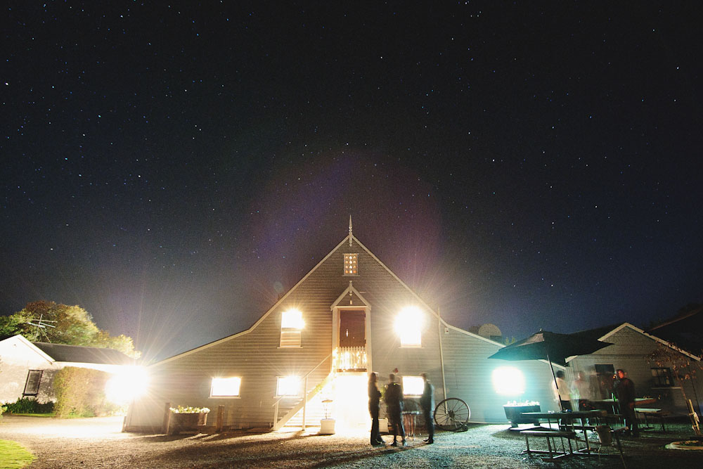 new-zealand-barn-yard-wedding