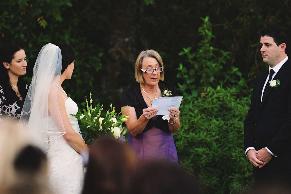 new-zealand-barn-yard-wedding
